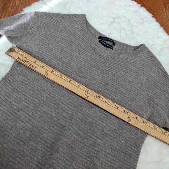 TAHARI extra fine merino wool knit long sweater xs - Picture 2 of 6